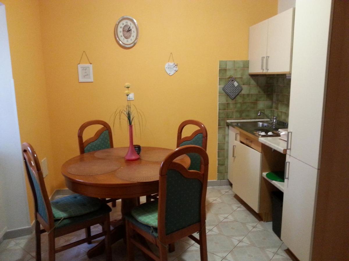 פודצ'טרטק Apartmaji In Sobe Kocjancic מראה חיצוני תמונה