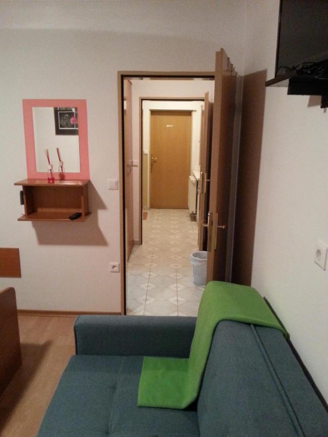 פודצ'טרטק Apartmaji In Sobe Kocjancic מראה חיצוני תמונה