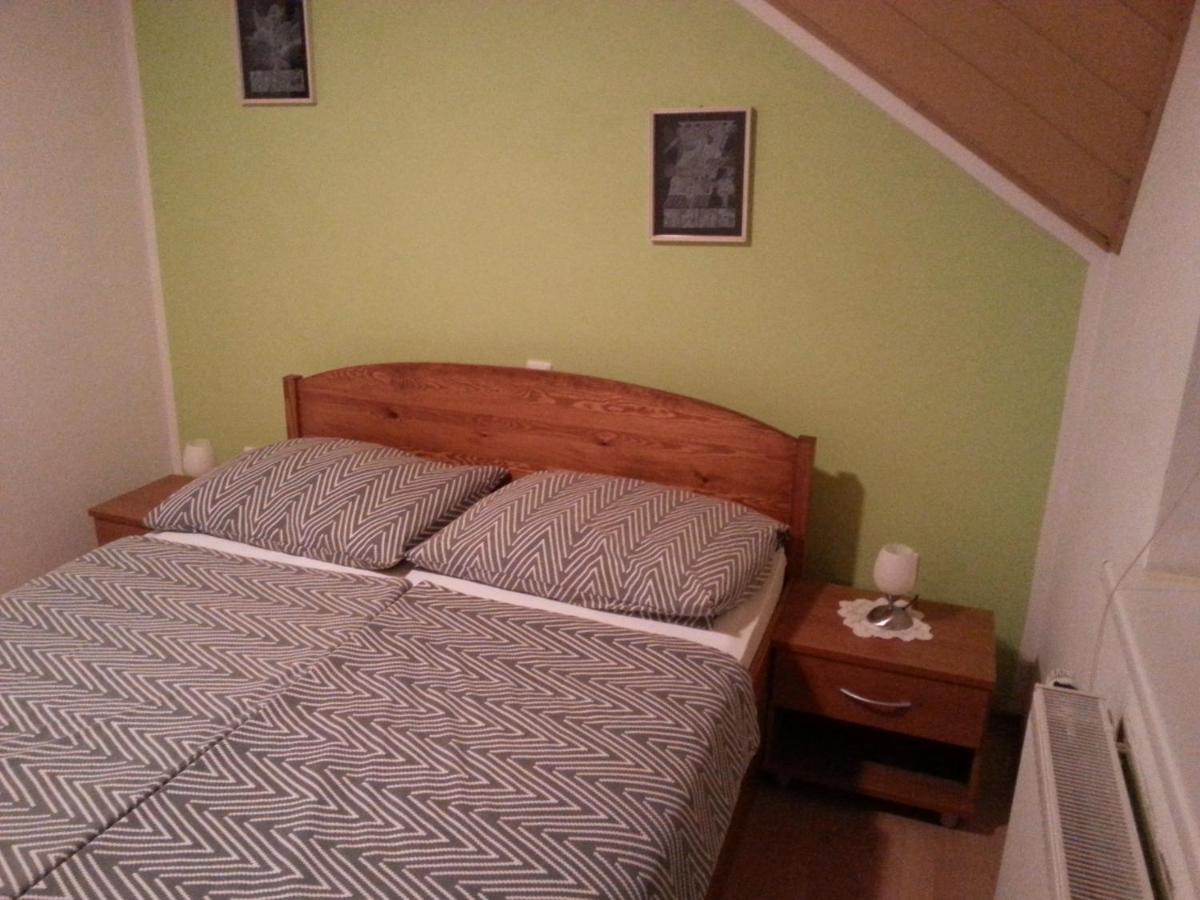 פודצ'טרטק Apartmaji In Sobe Kocjancic מראה חיצוני תמונה