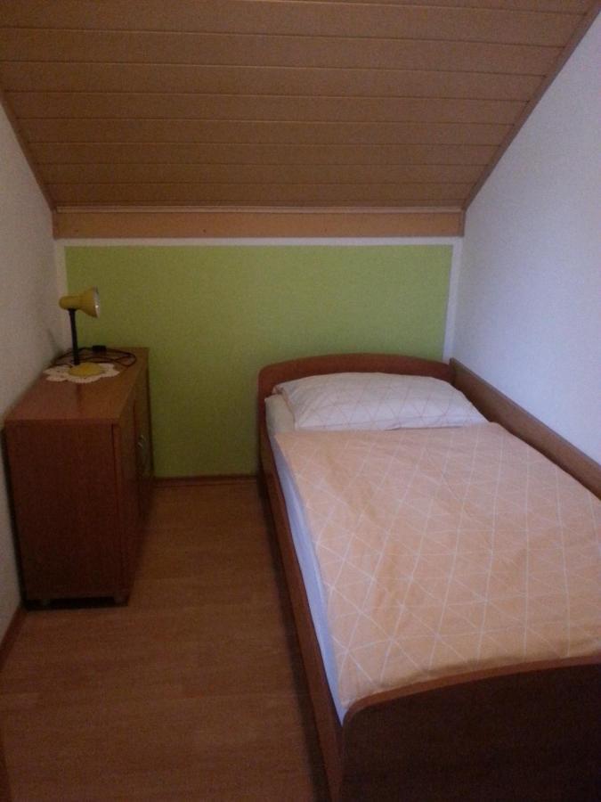 פודצ'טרטק Apartmaji In Sobe Kocjancic מראה חיצוני תמונה